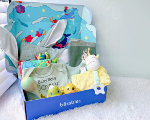 Green kiwi personalised baby gift set