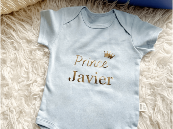 Baju badan babygrow organik prince kecil yang diperibadikan (warna tersedia)