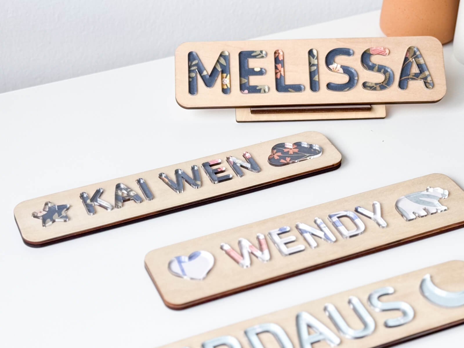 Thumbnail front wooden name puzzle 11 ti